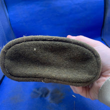 Lade das Bild in den Galerie-Viewer, Original WW2 British Army Soldiers Water Bottle - The Militaria Shop