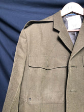 Lade das Bild in den Galerie-Viewer, Grade 1 Used British Army No.2 Dress Uniform Jacket - Size 188/112/96 - The Militaria Shop