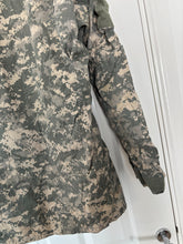 Charger l'image dans la galerie, Surplus US Army ACU Combat Uniform Jacket-Medium-Long - The Militaria Shop