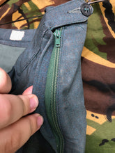 Lade das Bild in den Galerie-Viewer, British Army Women's Skirt Lovat Green - Size 28" Waist - The Militaria Shop