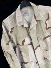 Load image into Gallery viewer, Gulf War US Army DCU Camouflaged Combat Field Coat/Jacket - Medium/Short - The Militaria Shop