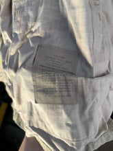 Load image into Gallery viewer, Gulf War US Army DCU Camouflaged Combat Field Coat/Jacket - Large/long - The Militaria Shop