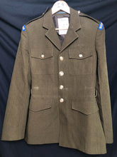 Lade das Bild in den Galerie-Viewer, British Army Grade 1 No.2 Dress Uniform Jacket - Scots Guards - Size 176/92/76 - The Militaria Shop