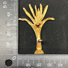 Load image into Gallery viewer, Original WW1/WW2 British Army Brass Cap Badge - Welch Regiment - The Militaria Shop