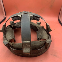 Charger l'image dans la galerie, Original WW2 British Army Mk2 Brodie Helmet Liner X Pad & Screw - 7 - 1939 Dated - The Militaria Shop