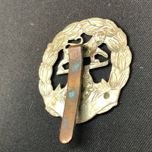 Load image into Gallery viewer, Genuine British Army WW2 Hampshire Regiment Cap Badge - The Militaria Shop