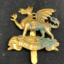 Load image into Gallery viewer, Genuine WW2 British Army Brass Cap Badge - Royal Berkshire Regiment - The Militaria Shop