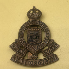 Charger l'image dans la galerie, Original WW2 British Army Royal Army Ordnance Corps RAOC Cap Badge - The Militaria Shop