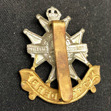 Load image into Gallery viewer, Original WW2 British Army Cap Badge - Sherwood Foresters - The Militaria Shop