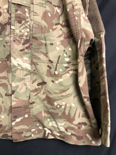 Charger l'image dans la galerie, British Army MTP Camouflaged Combat Jacket Warm Weather - Size 170/104 - The Militaria Shop
