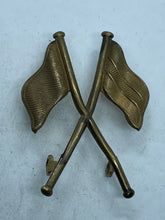 Lade das Bild in den Galerie-Viewer, Original WW1 / WW2 British Army Signallers Flag Sleeve Qualification Badge - The Militaria Shop