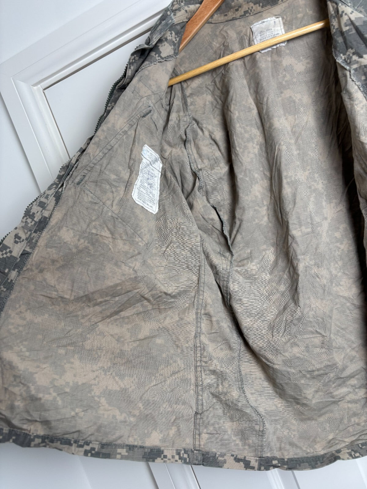 Surplus US Army ACU Combat Uniform Jacket-Medium Regular - The Militaria Shop