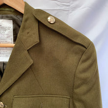 Charger l'image dans la galerie, Genuine British Army No.2 Dress Uniform Tunic Jacket - Size 182/104/88 - The Militaria Shop
