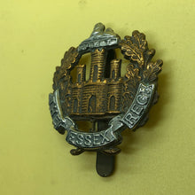 Load image into Gallery viewer, Original WW1/WW2 British Army The Essex Regiment Cap Badge - The Militaria Shop