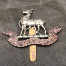 Load image into Gallery viewer, Original WW2 British Army Cap Badge - Royal Warwickshire - The Militaria Shop