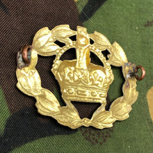 Load image into Gallery viewer, Original British Army Cap Badge - British Army Warrant Officer - The Militaria Shop