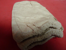 Charger l'image dans la galerie, Original WW2 British Army Gunners Winter White Gloves - 1942 - The Militaria Shop