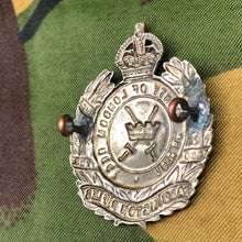 Charger l'image dans la galerie, Original WW1 British Army Cap Badge - 10th Btn London Regiment Paddington Rifles - The Militaria Shop