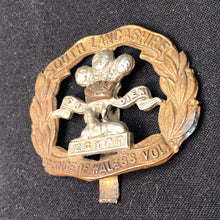Lade das Bild in den Galerie-Viewer, Original WW2 British Army Cap Badge - South Lancashire Prince of Wales Volunteer - The Militaria Shop