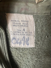 Lade das Bild in den Galerie-Viewer, Genuine British Army Issue 1950s Middle Parka Coat Size 4 - 44" Chest - RARE - The Militaria Shop