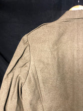 Lade das Bild in den Galerie-Viewer, Original WW2 US Army Class A Dress Jacket 1941 - Private Ryan Prop - 38" STUB - The Militaria Shop