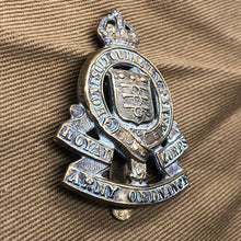 Load image into Gallery viewer, Original WW2 British Army Royal Army Ordnance Corps RAOC Cap Badge - The Militaria Shop
