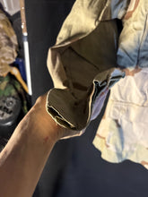 Charger l'image dans la galerie, Gulf War US Army DCU Camouflaged Combat Field Coat/Jacket - Large/Long - The Militaria Shop