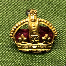 Lade das Bild in den Galerie-Viewer, Original WW1/WW2 British Army Rank Crown - The Militaria Shop