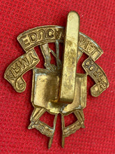 Charger l'image dans la galerie, Original British Army - ARMY EDUCATION CORPS Cap Badge - The Militaria Shop