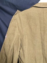 Lade das Bild in den Galerie-Viewer, Original British Army No.2 Dress Uniform Jacket - Grade 1 - Size 176/104/88 - The Militaria Shop