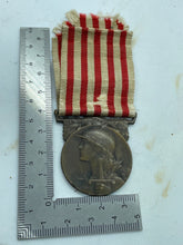 Lade das Bild in den Galerie-Viewer, Original WW1 French Commemorative War Medal - The Militaria Shop