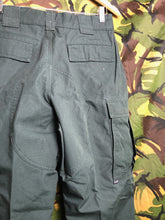 Load image into Gallery viewer, Vintage 511 Combat Tactical Series Cargo Pants Trousers - Size Medium Short - The Militaria Shop