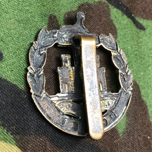 Load image into Gallery viewer, Original British Army Dorset Regiment Cap Badge - The Militaria Shop