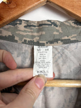 Charger l'image dans la galerie, Surplus US Air Force UCP Uniform Jacket 44R - The Militaria Shop
