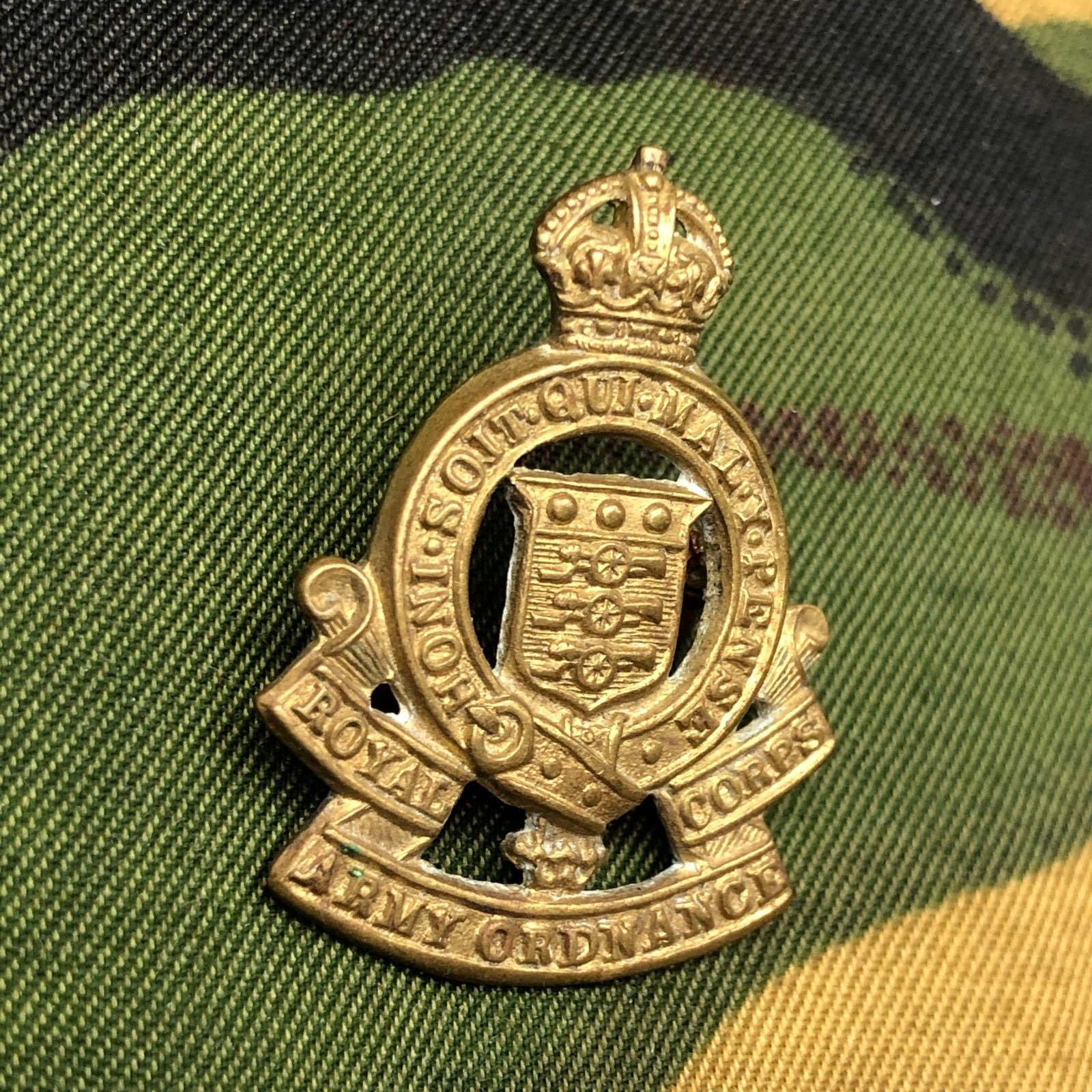 Original British Army WW2 Collar Badge - Royal Army Ordnance Corps RAOC - The Militaria Shop