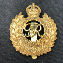 Load image into Gallery viewer, Original WW2 British Army Cap Badge - Royal Engineers - RE - The Militaria Shop