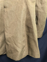 Lade das Bild in den Galerie-Viewer, Original British Army No.2 Dress Uniform Jacket - Grade 1 - Size 176/96/80 - The Militaria Shop