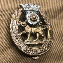 Charger l'image dans la galerie, Genuine British Army Cap Badge - South Wales Borderers - The Militaria Shop