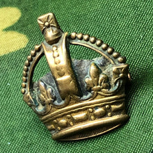 Load image into Gallery viewer, Original WW1/WW2 British Army Rank Crown - The Militaria Shop
