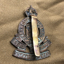 Load image into Gallery viewer, Original WW2 British Army Royal Army Ordnance Corps RAOC Cap Badge - The Militaria Shop