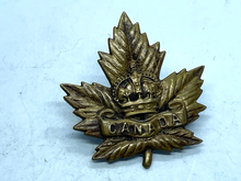 Lade das Bild in den Galerie-Viewer, Original WW1 / WW2 Canadian Army Cap / Collar Badge - The Militaria Shop