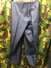 Lade das Bild in den Galerie-Viewer, Vintage Royal Mail Stormproof Leggings Trousers - 34-38" Waist - The Militaria Shop