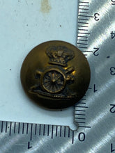 Lade das Bild in den Galerie-Viewer, Original British Army Victorian Crown Royal Artillery Tunic Button - The Militaria Shop
