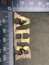 Lade das Bild in den Galerie-Viewer, Genuine British Army Brass Shoulder Title - Royal Horse Artillery RHA - The Militaria Shop