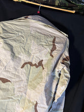 Charger l'image dans la galerie, Gulf War US Army DCU Camouflaged Combat Field Jacket Airborne - Medium/Regular - The Militaria Shop