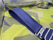Charger l'image dans la galerie, Original British Royal Navy Blue Canvas Stable Belt - Approx 40" Waist - The Militaria Shop