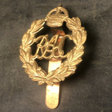 Load image into Gallery viewer, Original WW2 British Army Cap Badge - Royal Armoured Corps - The Militaria Shop