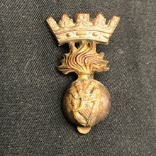 Lade das Bild in den Galerie-Viewer, Original WW1 British Army Cap Badge - Royal Irish Fusiliers - The Militaria Shop