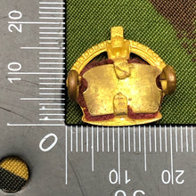 Lade das Bild in den Galerie-Viewer, Original WW1/WW2 British Army Rank Crown - The Militaria Shop