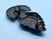 Lade das Bild in den Galerie-Viewer, Original South African Army - SA Railways & Harbours Brigade Cap Badge - The Militaria Shop